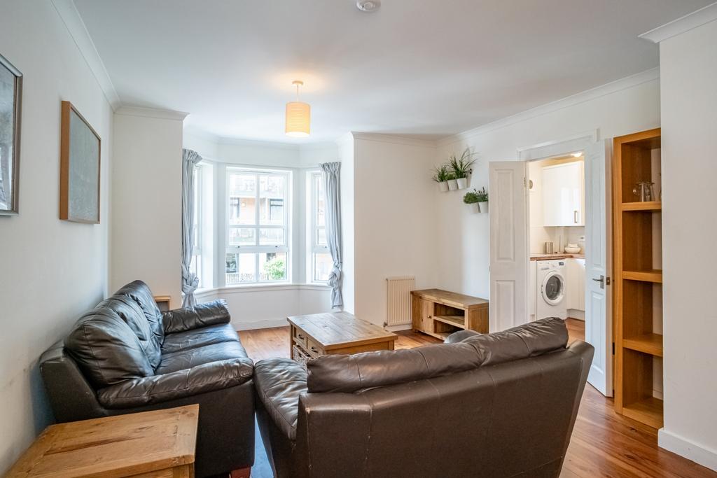 Apartment in Bellevue - View 3