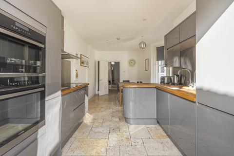 4 bedroom terraced house to rent, Doggett Road, London, SE6