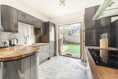 4 bedroom terraced house to rent, Doggett Road, London, SE6