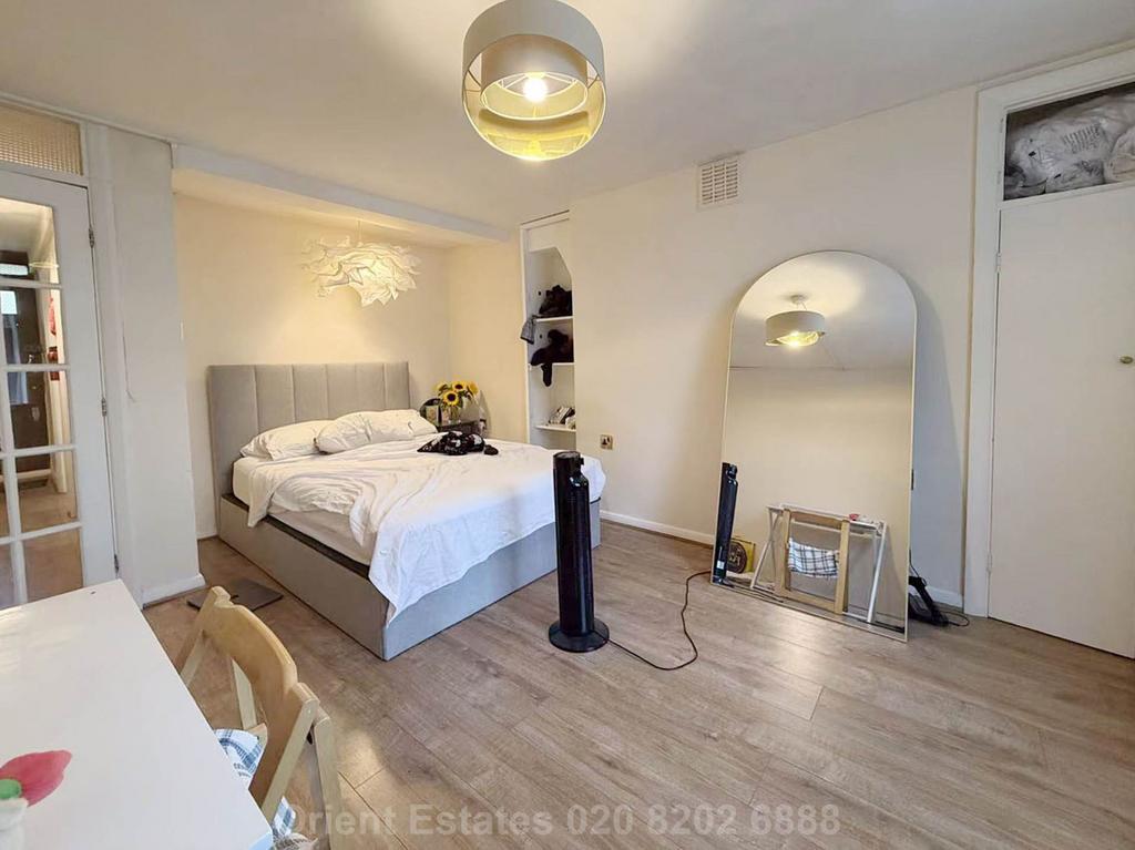 Apartment in London - View 2