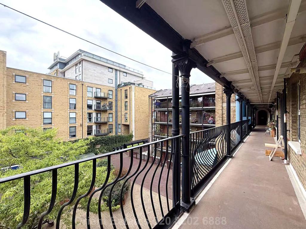 Apartment in London - More