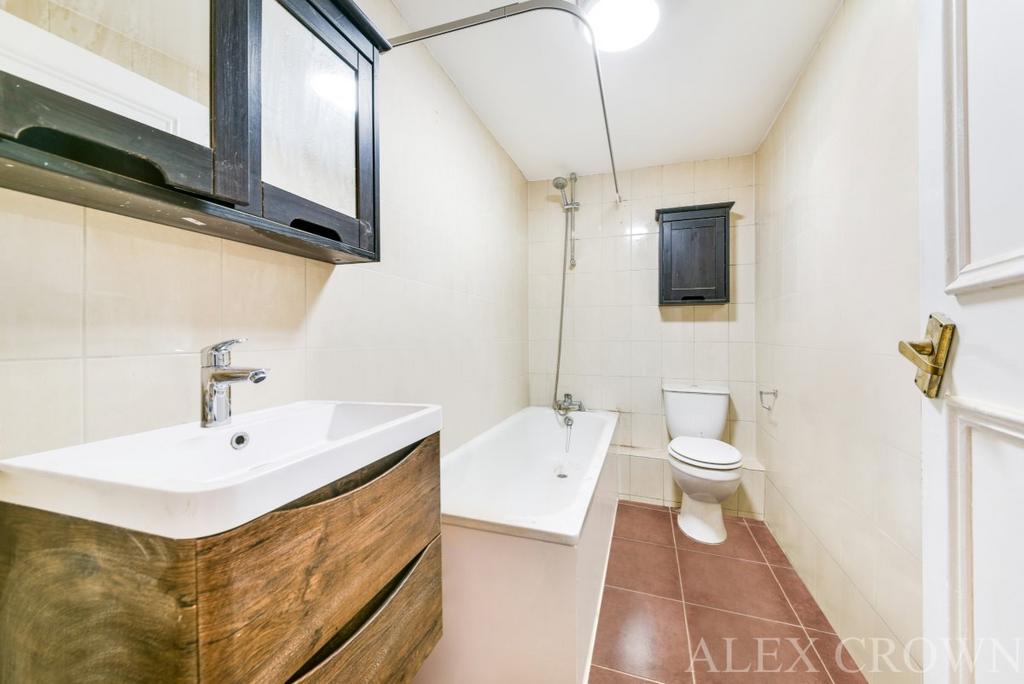 Apartment in London - View 5