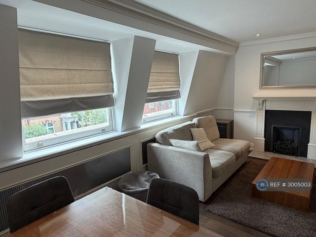 Apartment in Chelsea - View 2