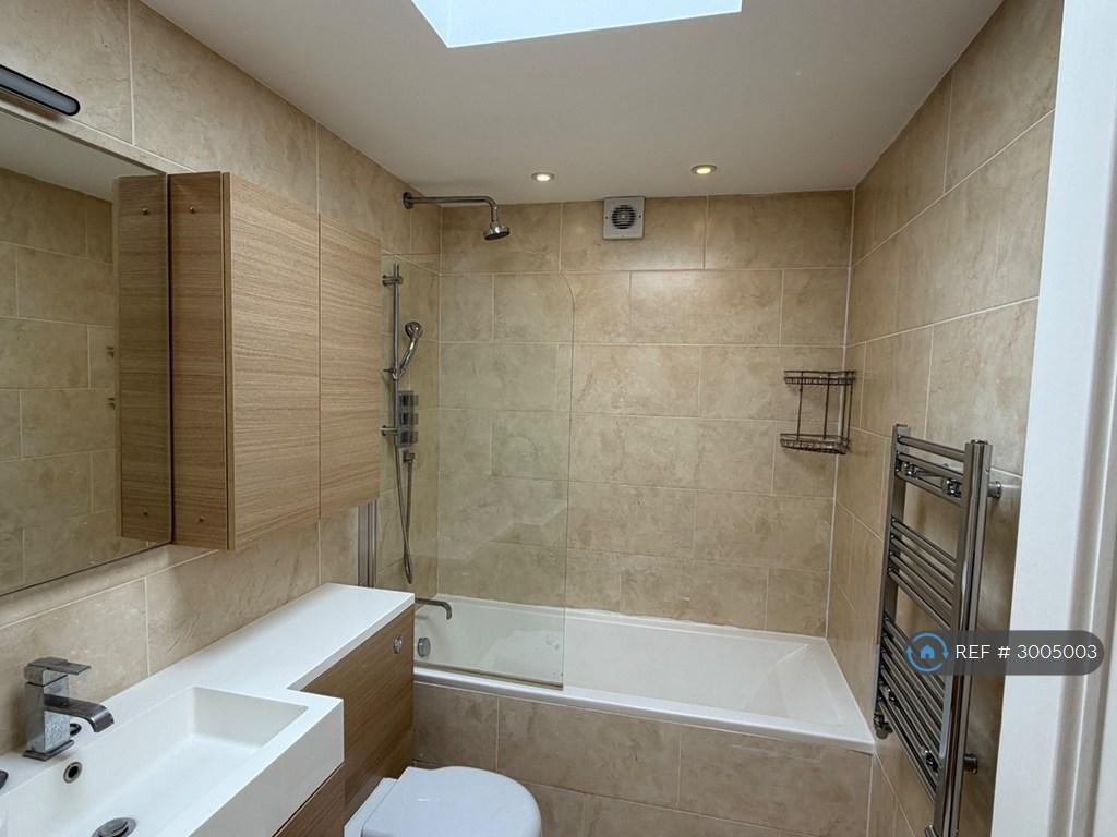 Apartment in Chelsea - View 4