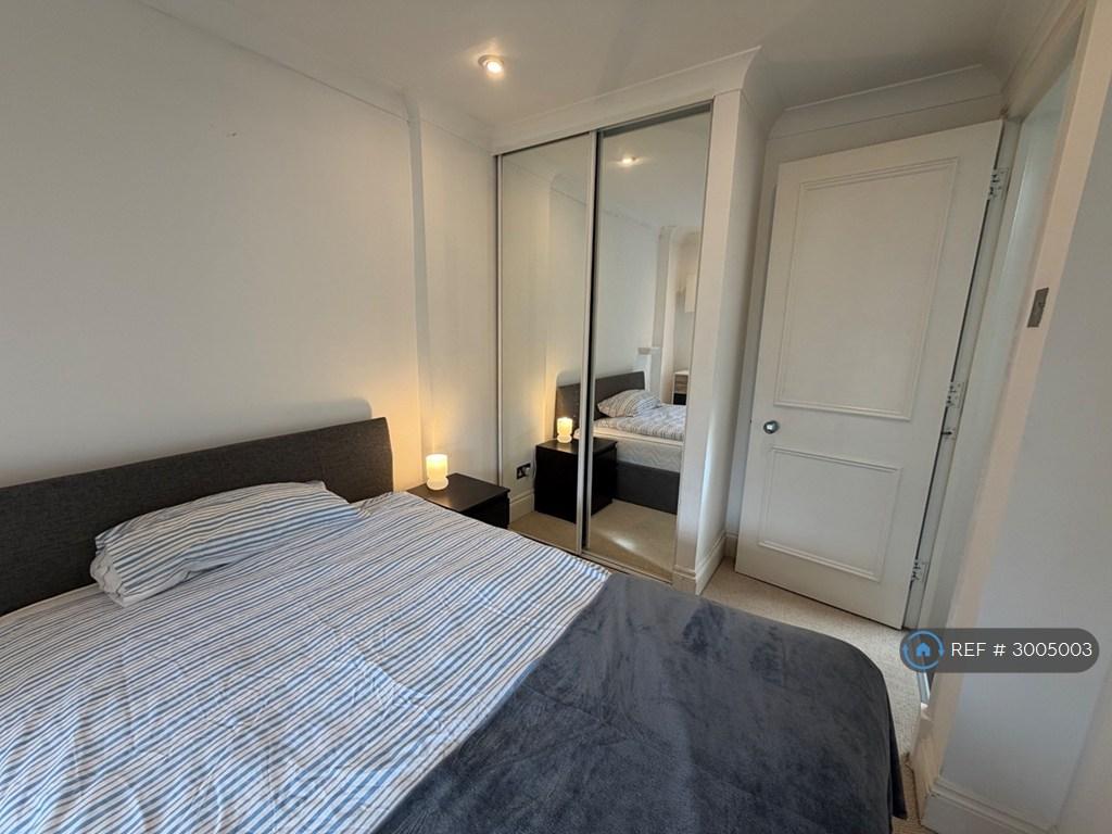 Apartment in Chelsea - More