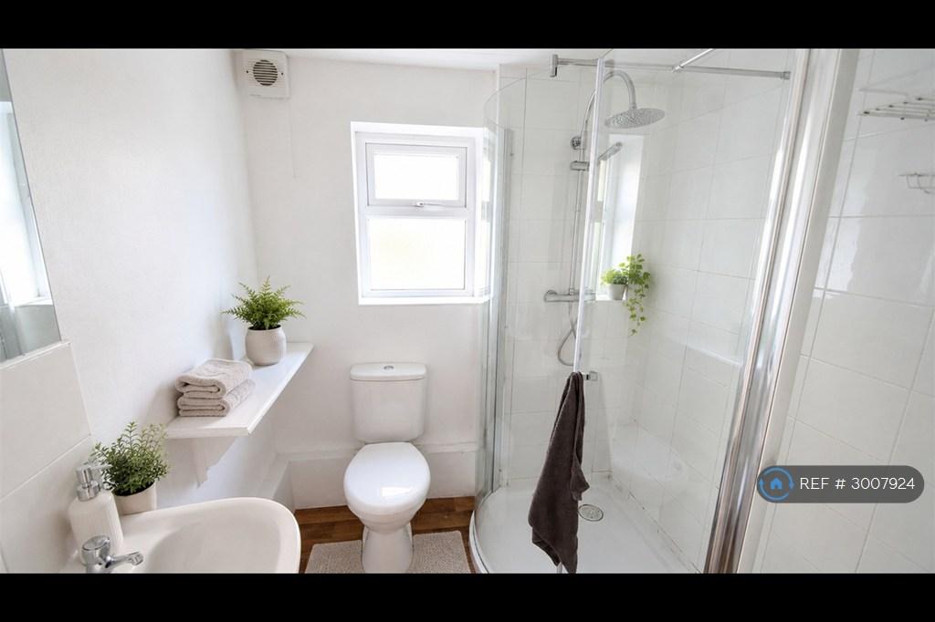 Apartment in Newcastle Upon Tyne - View 5