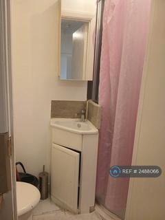 Studio to rent, London, London, N9