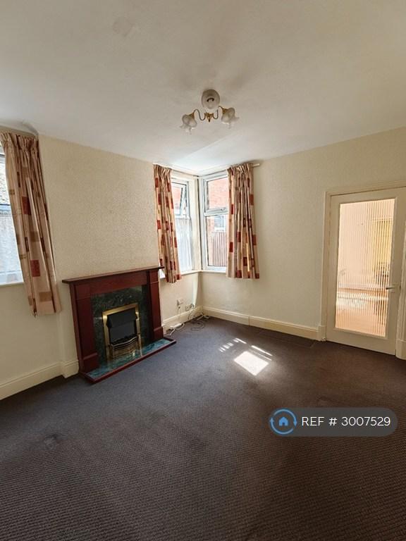House in Leicester, City of Leicester - View 4