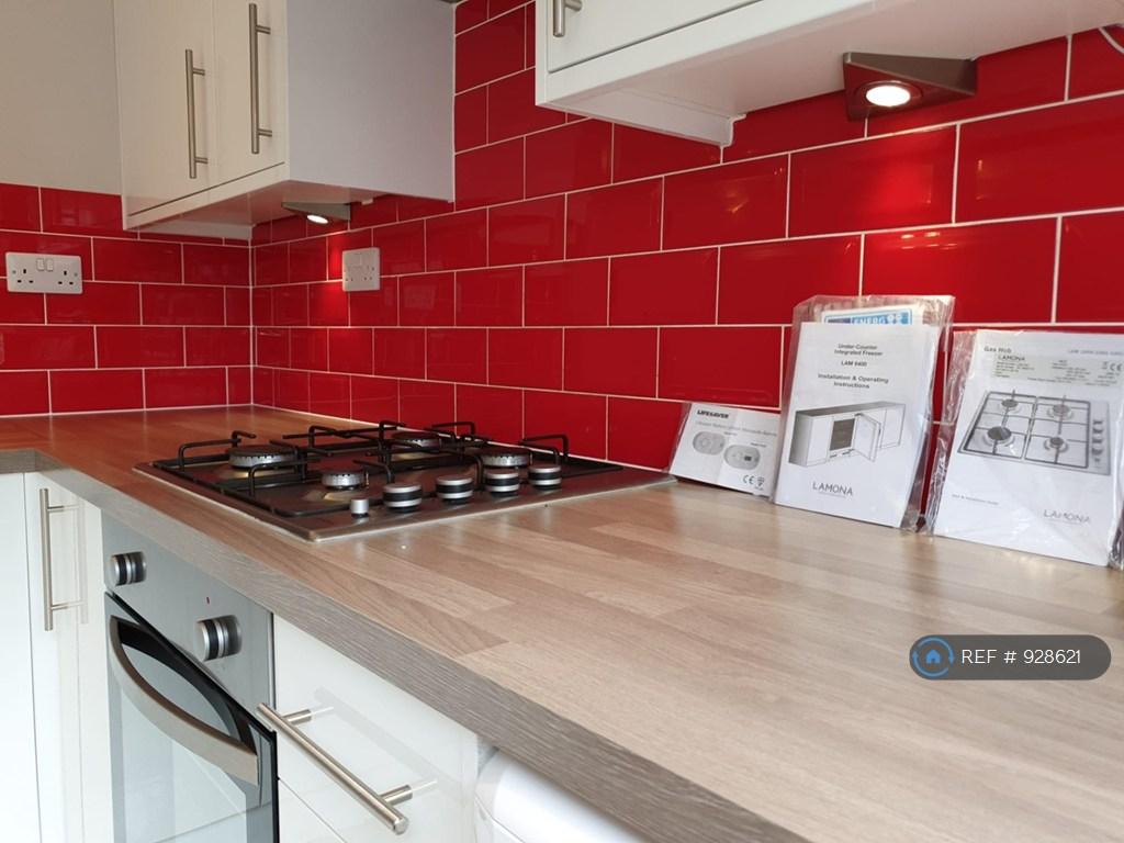 Apartment in Pinner - View 5