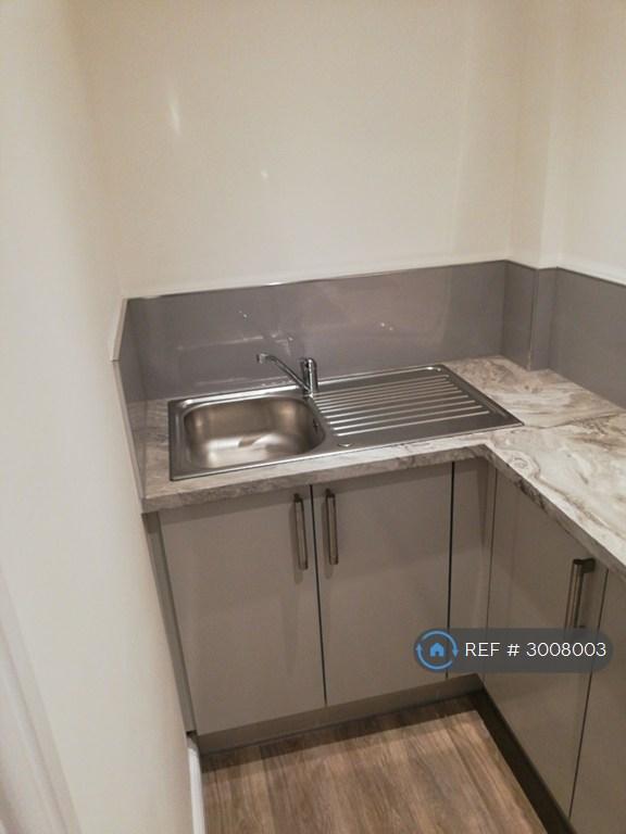 Apartment in Manchester, Greater Manchester - View 5