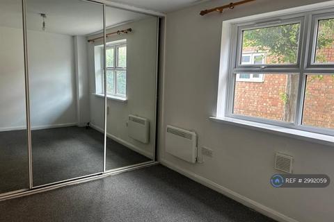 undefined, Queens Court, Slough, SL1