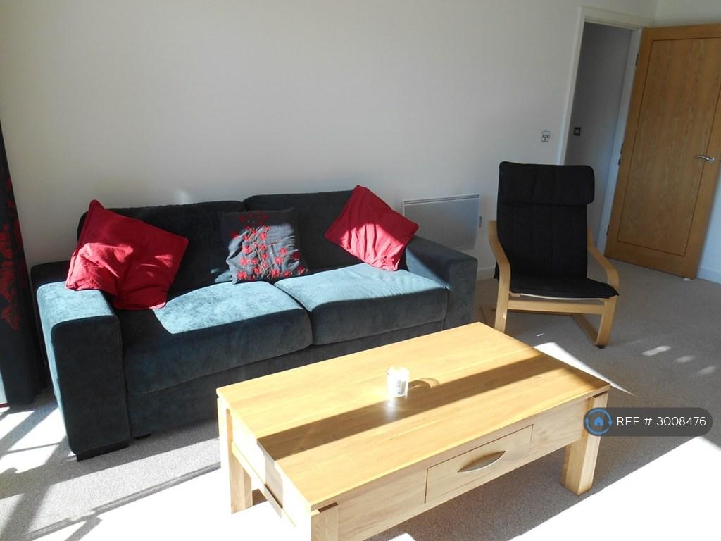 Apartment in Cardiff, Grangetown - View 4