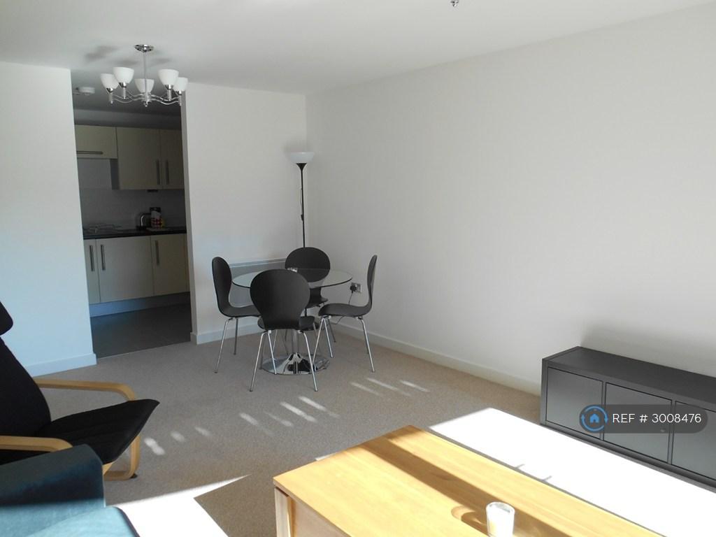 Apartment in Cardiff, Grangetown - View 5