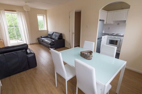 2 bedroom flat to rent, Chorlton Road, Manchester, M15