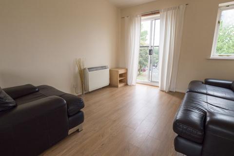 2 bedroom flat to rent, Chorlton Road, Manchester, M15