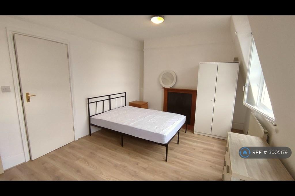 Apartment in London - View 2