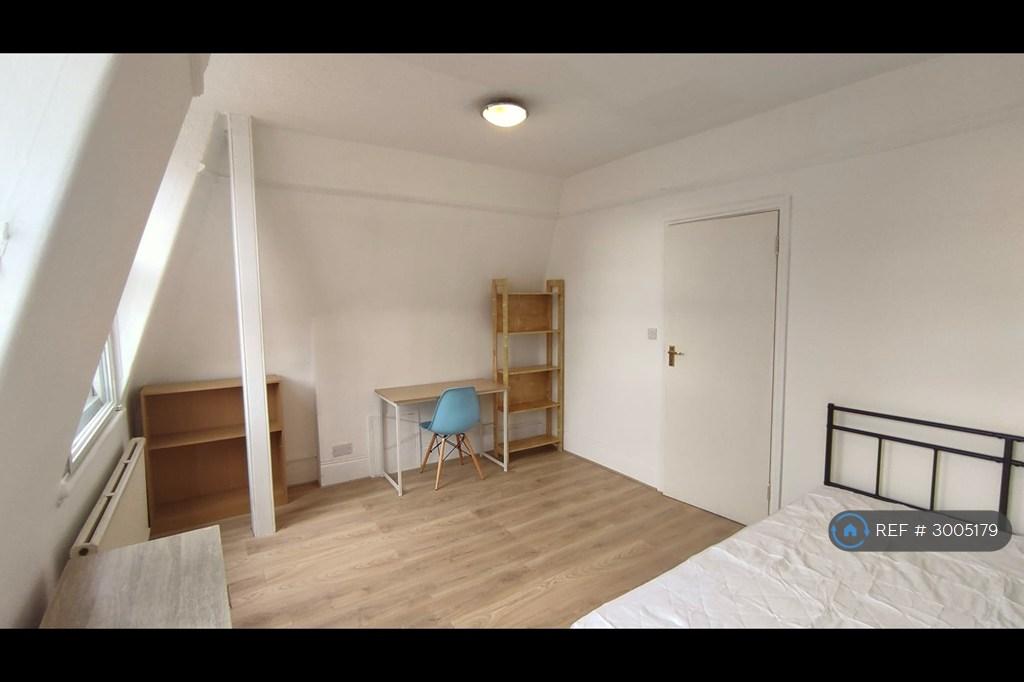 Apartment in London - View 3