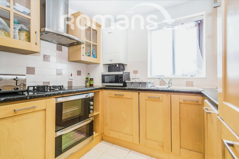 1 bedroom flat to rent, Sunmit Court, Crossborough Gardens, Basingstoke, RG21