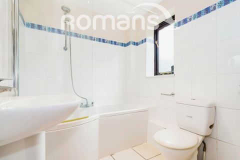 1 bedroom flat to rent, Sunmit Court, Crossborough Gardens, Basingstoke, RG21