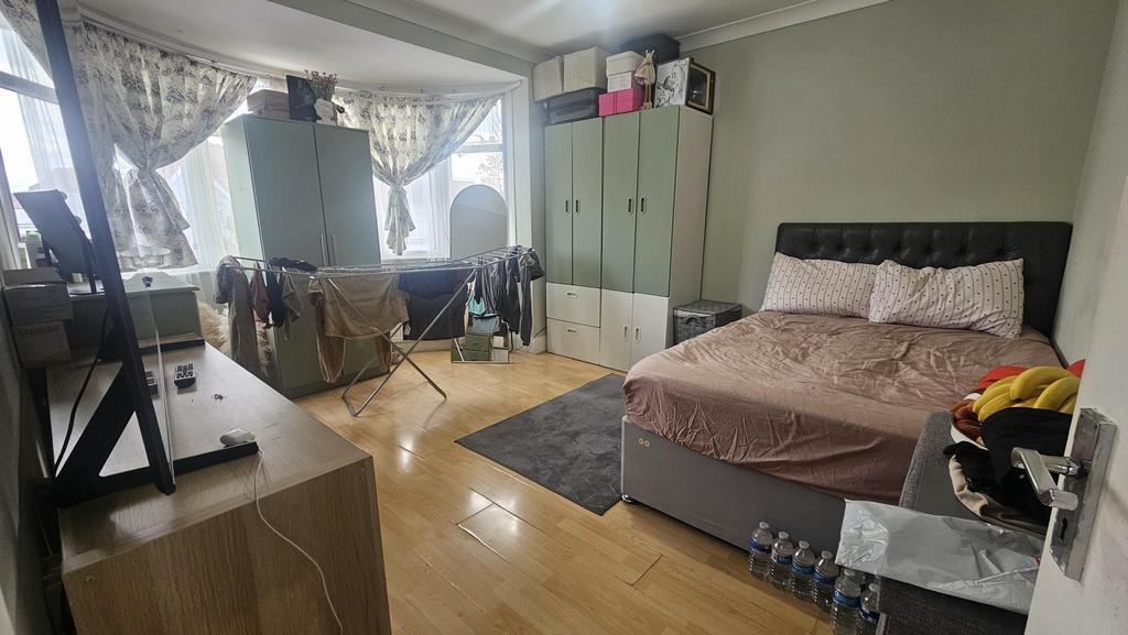 House in Harrow - View 2
