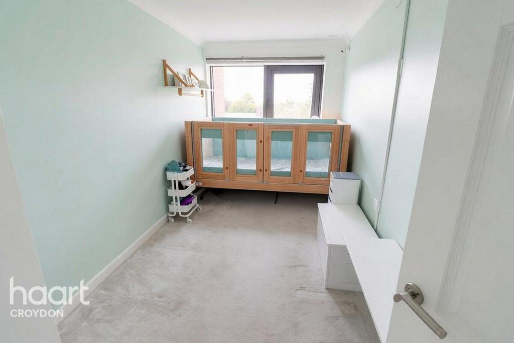 Apartment in SOUTH CROYDON - More