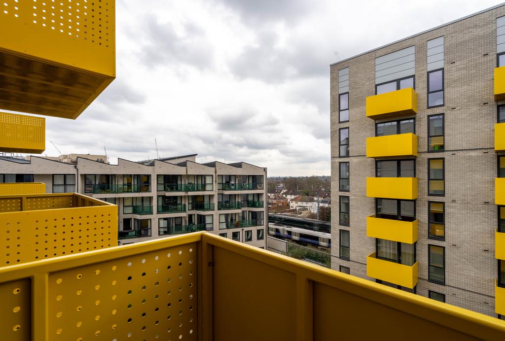 Apartment in Hayes - View 2