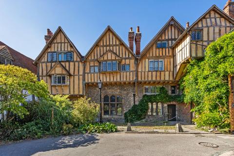 5 bedroom terraced house to rent, The Close, Winchester, SO23
