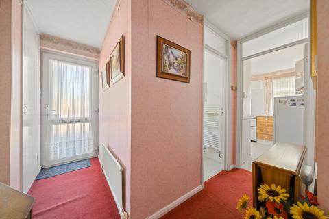 2 bedroom flat for sale, Glebelands, Claygate, Esher, KT10