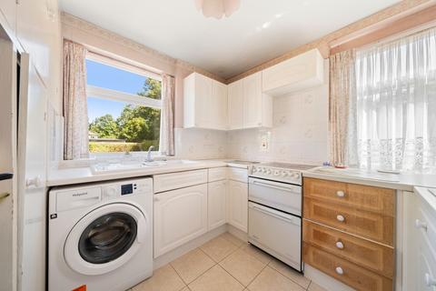 2 bedroom flat for sale, Glebelands, Claygate, Esher, KT10