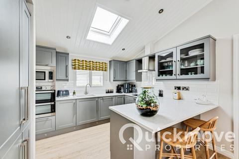 2 bedroom park home for sale, Swindon, Wiltshire, SN25