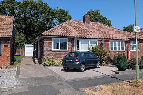 2 bedroom semi-detached bungalow for sale, OAK ROAD, FAREHAM. GUIDE PRICE £325,000 - £350,000.