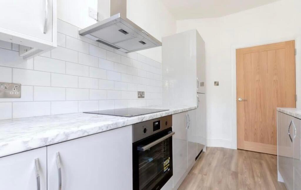 Apartment in Bexhill-On-Sea - View 3