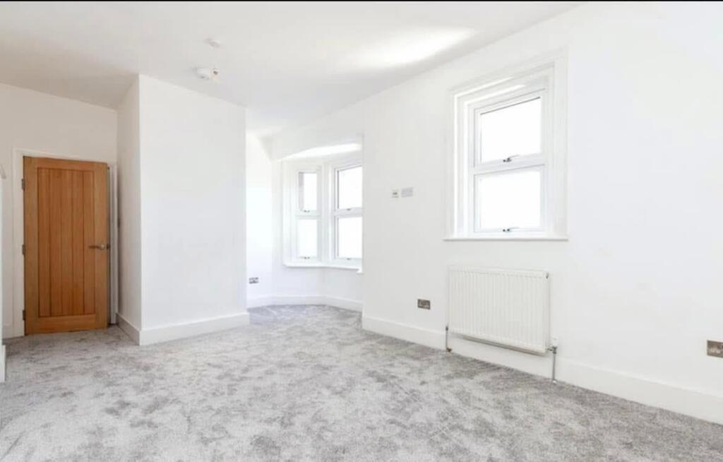 Apartment in Bexhill-On-Sea - View 4