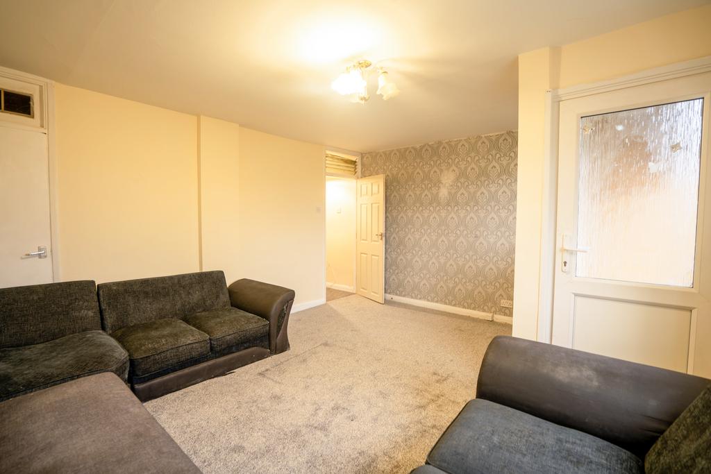 Apartment in Northolt - View 2