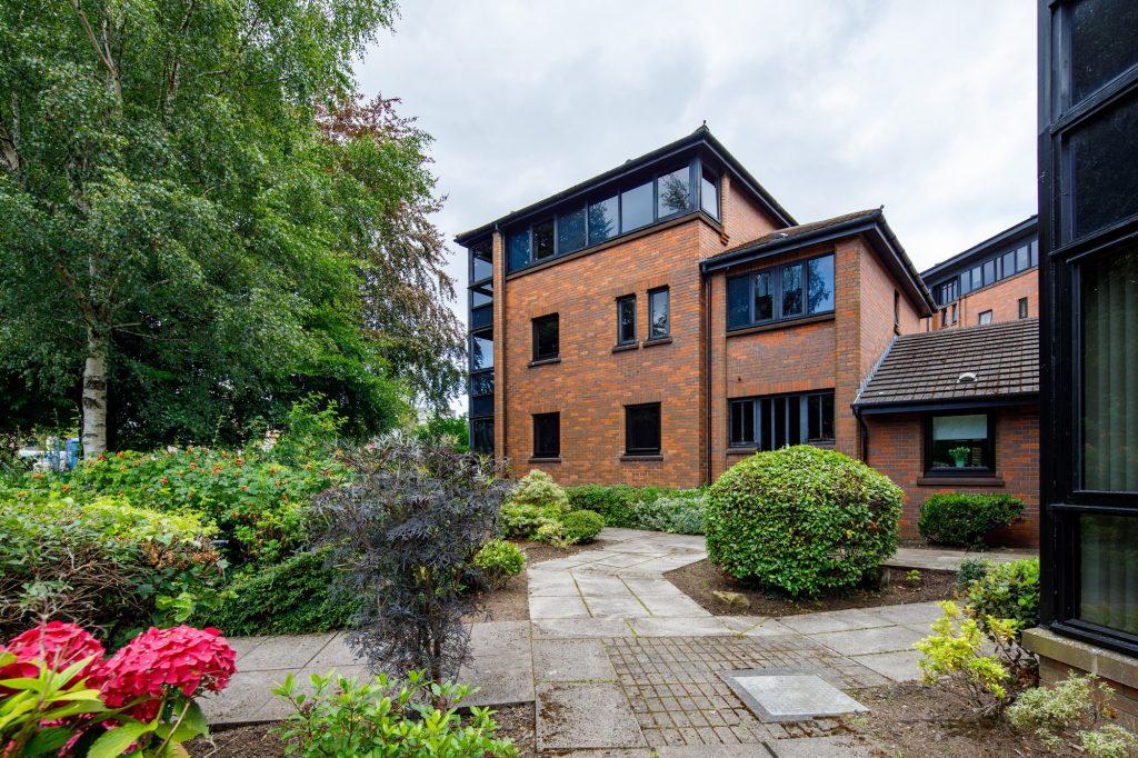 House in Giffnock, East Renfrewshire - View 2