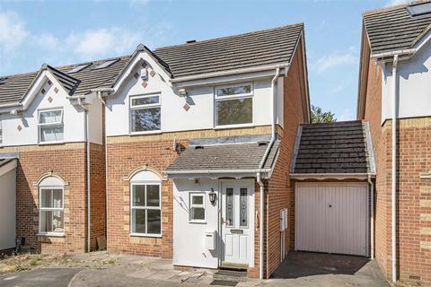 Brough Close, Kingston Upon Thames KT2