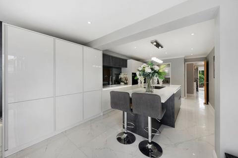 5 bedroom detached house for sale, Cornerhouse Lane, Widnes WA8