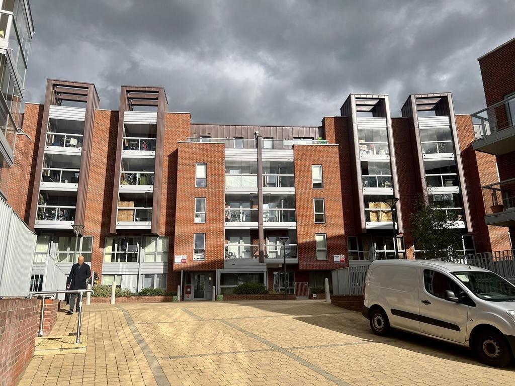 Apartment in London - More