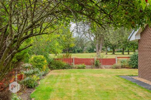 2 bedroom detached bungalow for sale, Montcliffe Close, Birchwood, WA3