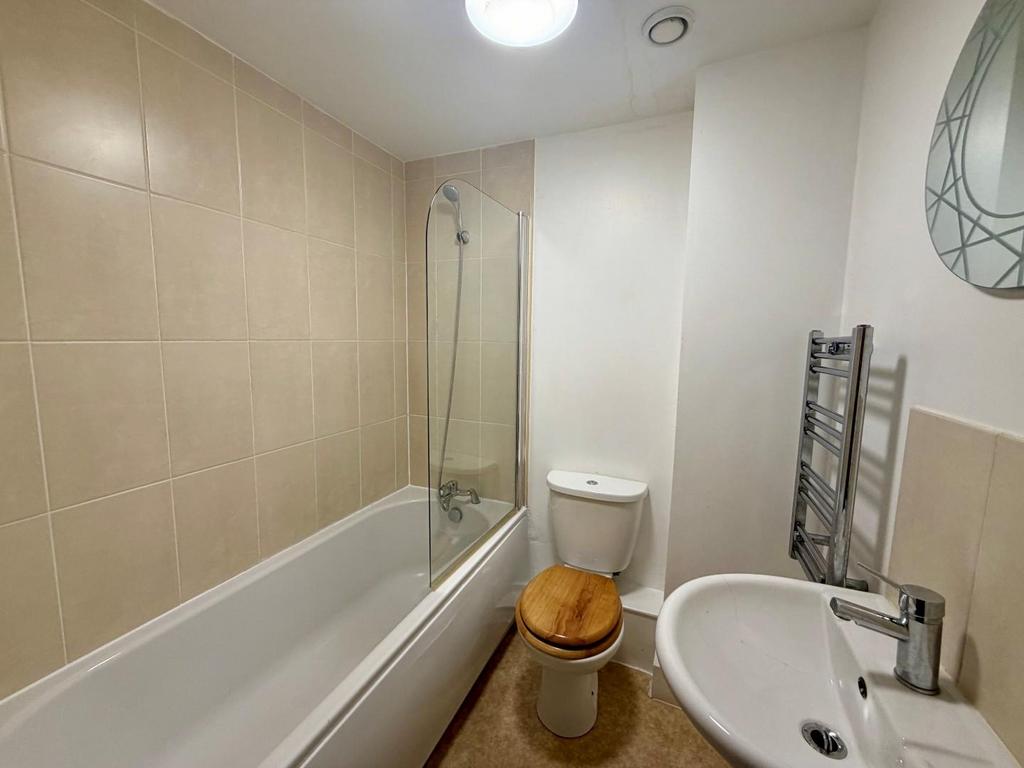 Apartment in Liverpool - More