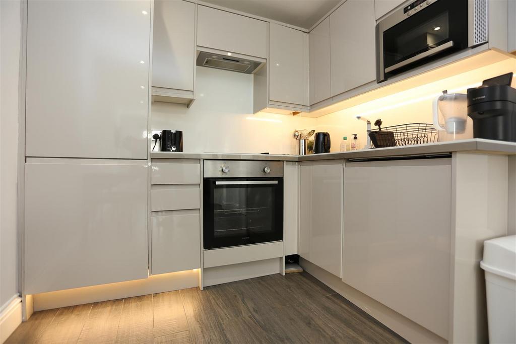 Apartment in Brighton - More