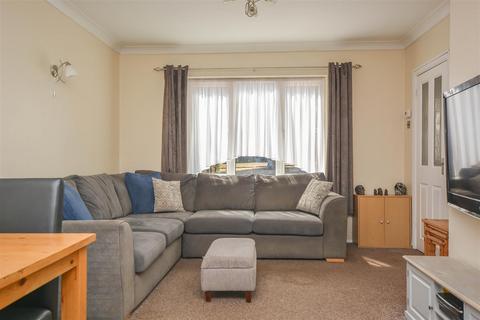 2 bedroom semi-detached house for sale, St. Stephens Crescent, Brentwood
