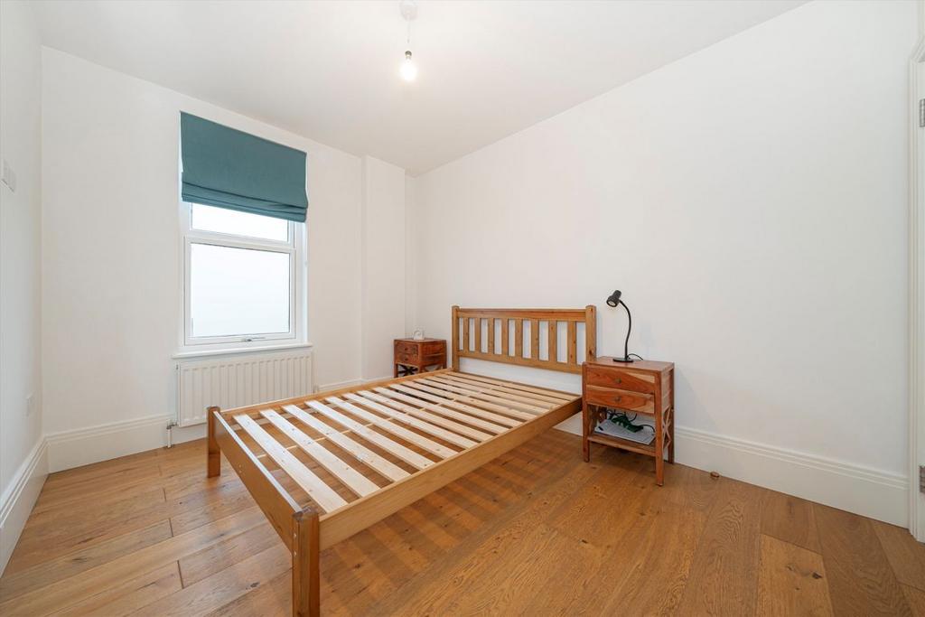Apartment in Hampton - View 5