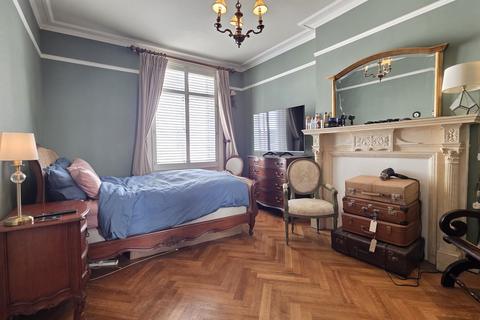 2 bedroom apartment to rent, Gloucester Terrace, London, London, W2