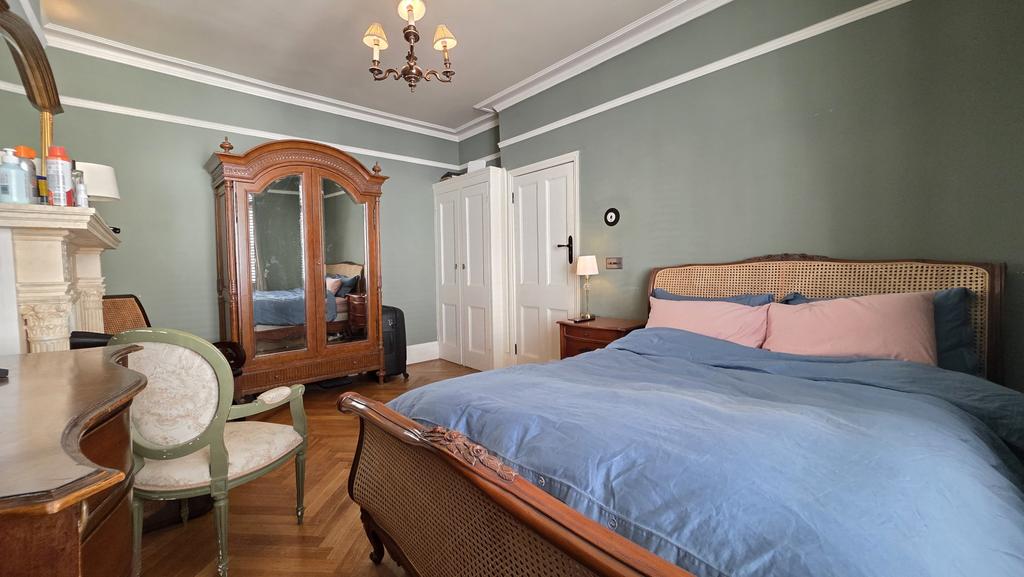 Apartment in London - View 2