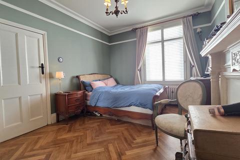 2 bedroom apartment to rent, Gloucester Terrace, London, London, W2