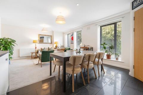 3 bedroom flat for sale, Tulse Hill, London SW2