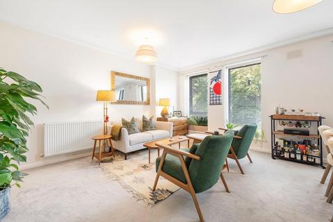 3 bedroom flat for sale, Tulse Hill, London SW2