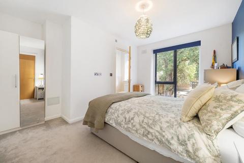 3 bedroom flat for sale, Tulse Hill, London SW2