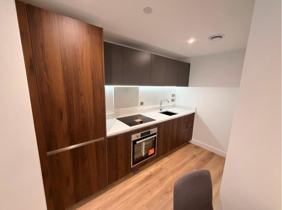 Apartment in LEEDS - View 5